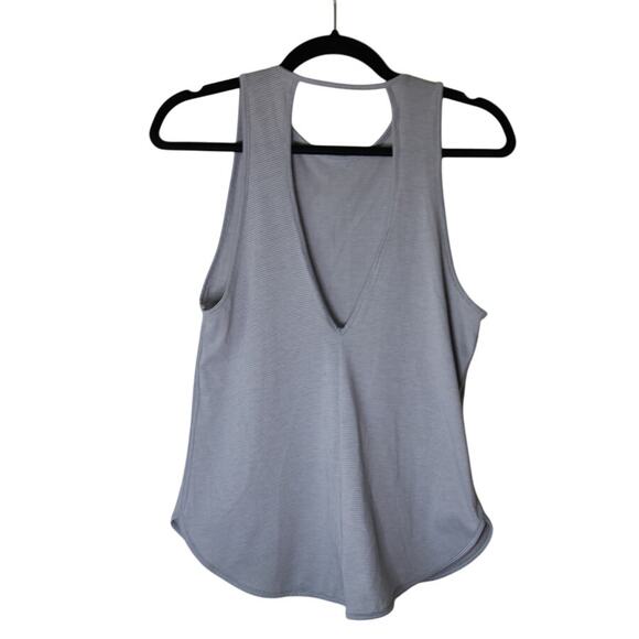 Women's Med Under Armour Lightweight Tank Grey White Pinstripes Open Back - Picture 2 of 7